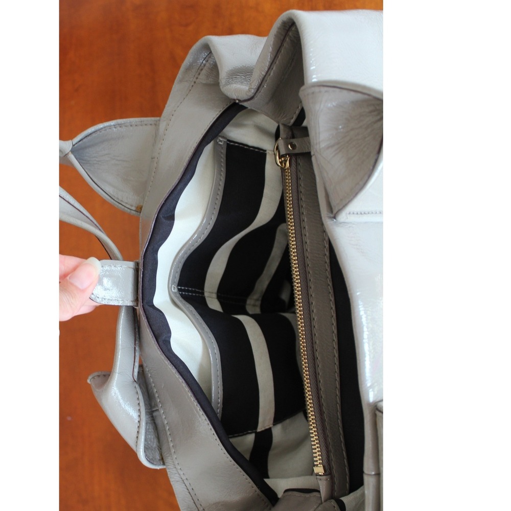 Kate Spade New York Grey Leather Pleated Tote Bag Striped Lining - Picture 11 of 15
